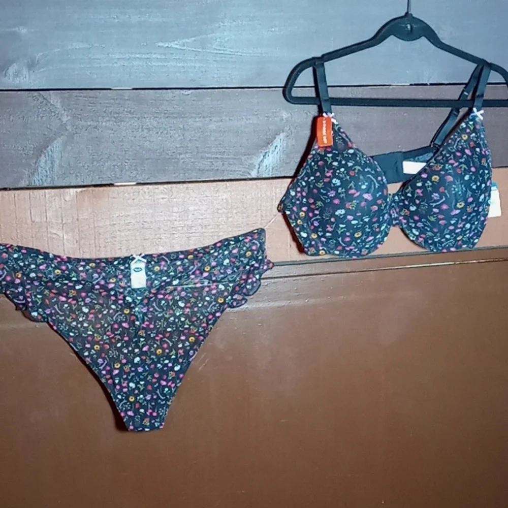 NWT Feminine Parade Multiple sizes sexy Black Floral Padded Underwire bra  Thong - Picture 5 of 13